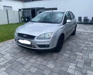 Ford Ford Focus 1,6 Ambiente Ambiente Gebrauchtwagen