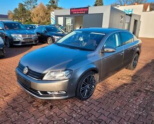 VW Volkswagen Passat Lim. Exclusive*LEDER*BI-XENON*RK Gebrauchtwagen