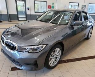 BMW BMW 330e xDrive Advantage Automatik Advantage Gebrauchtwagen