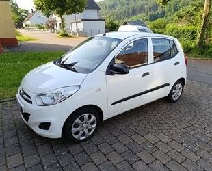 Hyundai Hyundai i10 1.1 Classic UEFA 2012 Guter Zustand Gebrauchtwagen