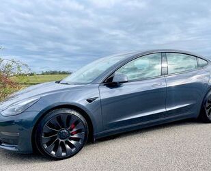 Tesla Tesla Model 3 Allradantrieb mit Dualmotor Performa Gebrauchtwagen