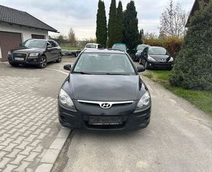 Hyundai Hyundai i30 1.6 CRDi 66 kW Klima Gebrauchtwagen