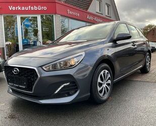 Hyundai Hyundai i30 cw Family 1.4 SHZ NAVI CarPlay Kamera Gebrauchtwagen