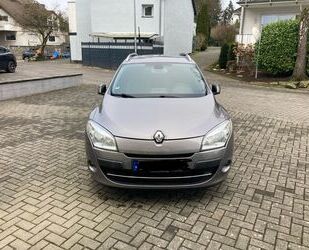 Renault Renault Megane Grandtour Luxe 2.0 16V 140 CVT Luxe Gebrauchtwagen