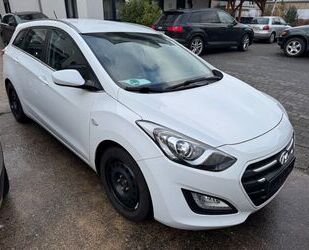 Hyundai Hyundai i30 cw YES! Silver 1.4 1.Hand Euro6 PDC LE Gebrauchtwagen