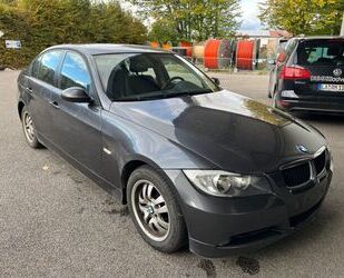 BMW BMW 318i Lim. Klimaaut/SHZ/8-fach/Tüv neu Gebrauchtwagen