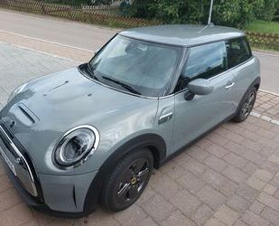 Mini MINI Cooper SE Essential Trim Essential Trim Gebrauchtwagen