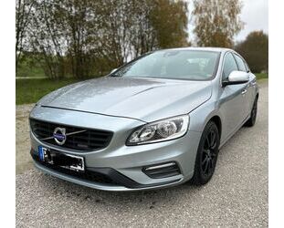 Volvo Volvo S60 D4 Momentum R-Design Euro6 181 PS Gebrauchtwagen