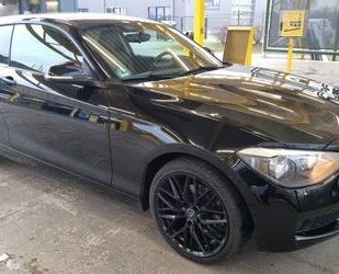 BMW BMW 116i -/DSG 8-Gang Automatik/Vollleder, schwarz Gebrauchtwagen