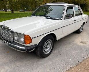 Mercedes-Benz Mercedes-Benz 200D 2.Hand! 168tkm!Tüv-H-Zul.Neu! Gebrauchtwagen