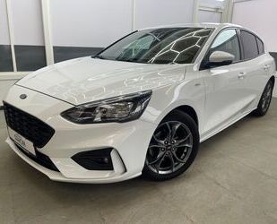 Ford Ford Focus ST LINE NAVI SHZ RFK PDC v+h Gebrauchtwagen