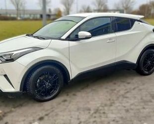 Toyota Toyota C-HR 1.8-l-VVTi Hybrid Team Deutschland Tea Gebrauchtwagen