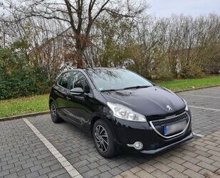 Peugeot Peugeot 208 1.2 Active 82 VTi Active * top gepfleg Gebrauchtwagen