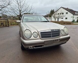 Mercedes-Benz Mercedes-Benz E 220 CDI CLASSIC Classic Automatik Gebrauchtwagen