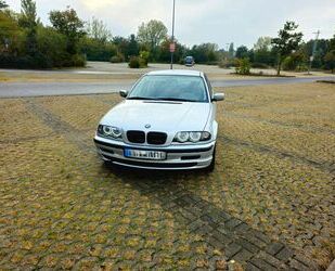 BMW BMW 318i Sport Edition Sport Edition Gebrauchtwagen