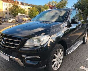 Mercedes-Benz Mercedes-Benz ML250 BlueTEC 4MATIC*LEDER*NAVI*SCHI Gebrauchtwagen