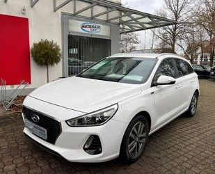 Hyundai Hyundai i30 cw Family +Klima*Navigation*Kamera*1.H Gebrauchtwagen