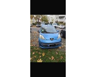 Peugeot Peugeot 107 Filou 70 Cool Paket Tüv 05/2025 2. Han Gebrauchtwagen