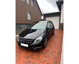 Mercedes-Benz Mercedes-Benz B 200 CDI Navi Vollleder Sportpaket Gebrauchtwagen