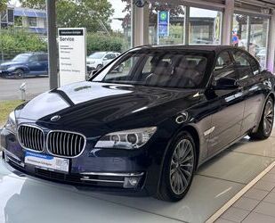 BMW BMW 750i xDrive*2.HAND*S-HEFT*8xALU*KEYGO*KAMERA*T Gebrauchtwagen