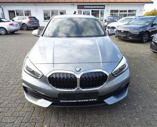 BMW BMW 118i Lim. Advantage Leder Navi Pano LED Sport Gebrauchtwagen