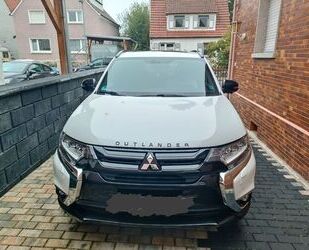 Mitsubishi Mitsubishi Outlander 2.0 Benziner Plus ClearTec 4W Gebrauchtwagen