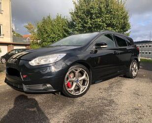 Ford Ford Focus 2,0 EB ST Leder-Exklusiv-Paket Turnier Gebrauchtwagen