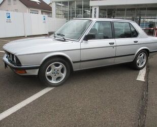 BMW BMW 535 i E 28 H Kennz. Classic Data 2+ Gebrauchtwagen