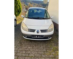 Renault Renault Scenic Avantage 2.0 16V Avantage Gebrauchtwagen