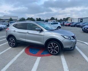 Nissan Nissan Qashqai Tekna/Navi/ 360 Kamera/1.6 Benzin Gebrauchtwagen