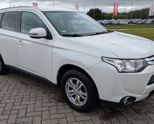 Mitsubishi Mitsubishi Outlander 2.0 MIVEC Invite 2WD Scheckhe Gebrauchtwagen