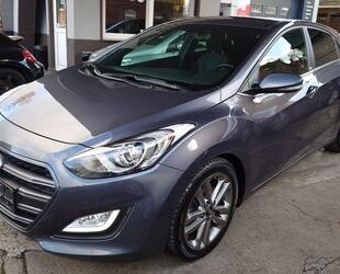 Hyundai Hyundai i30 blue Passion 1.6i AUTOMATIK/KAMERA/NAV Gebrauchtwagen