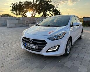 Hyundai Hyundai i30 blue 1.6 GDI Trend Trend Gebrauchtwagen