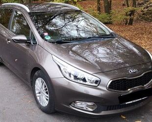 Kia Kia ceed Kombi 1.6 GDI Edition 7 Klima/AHK Gebrauchtwagen