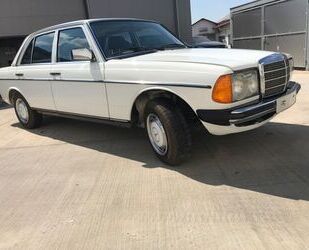 Mercedes-Benz Mercedes-Benz 200 w123 Limo Kein Rost Original Zus Gebrauchtwagen