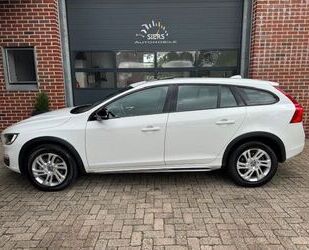 Volvo Volvo V60 2.0D3 CROSS COUNTRY,LEDER,DACH,XENON Gebrauchtwagen