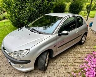 Peugeot Peugeot 206 1.6 QUICKSILVER Gebrauchtwagen