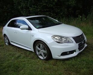 Suzuki Suzuki Kizashi 2.4 SPORT CVT 4x4 Allrad Benzin LPG Gebrauchtwagen