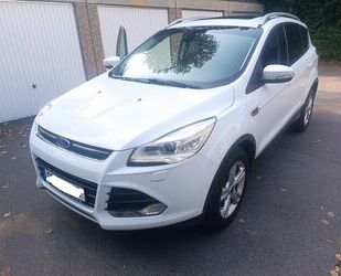 Ford Ford Kuga 2.0 TDCi 4x4 Titanium/PANO/AHK/KEYLESS/R Gebrauchtwagen