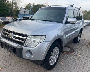 Mitsubishi Mitsubishi Pajero 3.8 V6 Mivec Instyle 4x4/7 Sitz Gebrauchtwagen