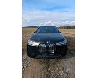 BMW BMW iX40 AHK, Hinterachslenkung, M Lenkrad Gebrauchtwagen