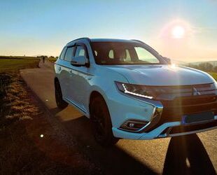 Mitsubishi Mitsubishi Outlander 2.4 MIVEC PLUG-IN HYBRID 4WD Gebrauchtwagen