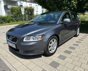 Volvo Volvo V50 Kombi 1.6 D Drive Kinetic*1.Hand*Klima*S Gebrauchtwagen