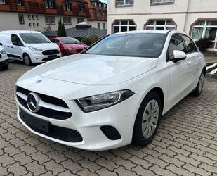 Mercedes-Benz Mercedes-Benz A180*Kamera*Live-Navi*Tempo*Parktron Gebrauchtwagen