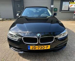 BMW BMW 3-serie 330e Essential Gebrauchtwagen