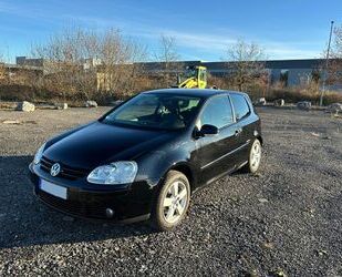 VW Volkswagen VW Golf 5 United (mit AHK) Gebrauchtwagen