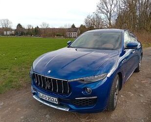 Maserati Maserati Levante GRAN LUSSO Q4 Benzin 3.0 V6 257kW Gebrauchtwagen