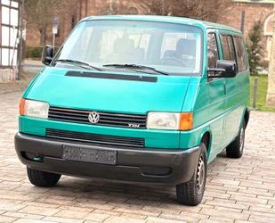 VW Volkswagen T4 Caravelle 2.5 TDI 75kW Lang 8 Sit Gebrauchtwagen