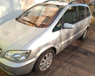 Opel Opel Zafira 2.2 Executive Klima/7 Sitze/8fach Reif Gebrauchtwagen