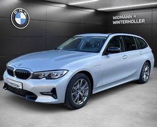 BMW BMW 330e xDrive Touring Sport Line LC Plus Pano AH Gebrauchtwagen